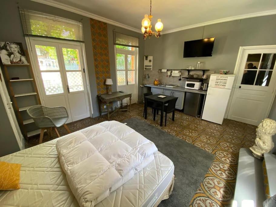 Cote Cite Appartements - Parking Prive - 100M Cite Medievale Carcassonne Bagian luar foto